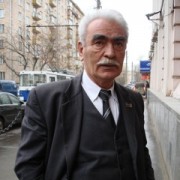 Сулейманов М.М. у здания Союза